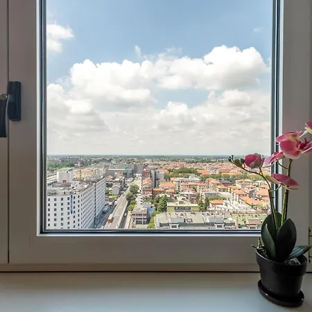 Htm Venice By Halldis Apartment